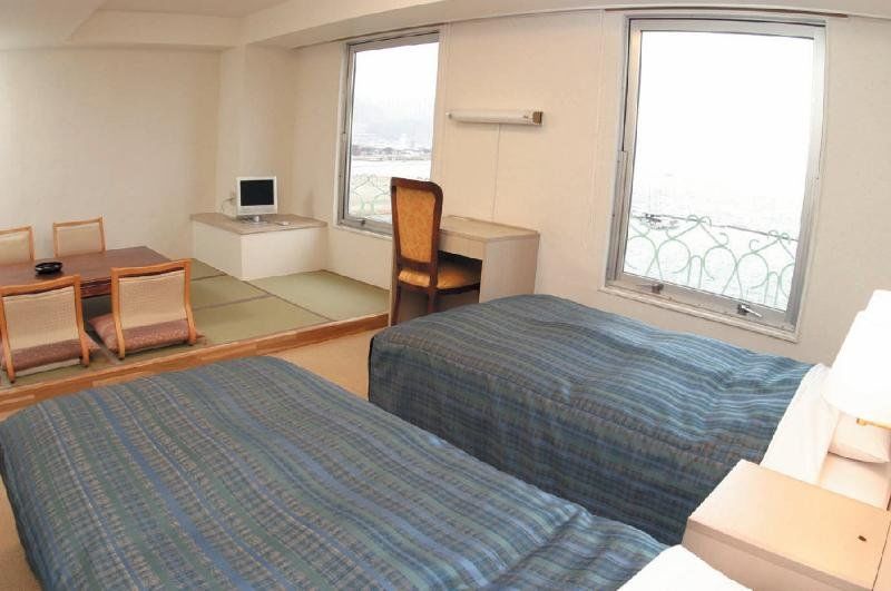 Suwa Lakeside Hotel Екстериор снимка