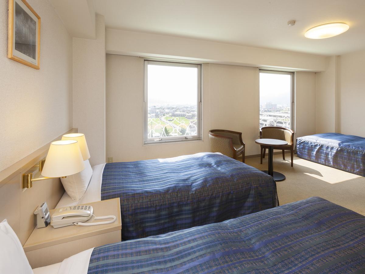 Suwa Lakeside Hotel Екстериор снимка
