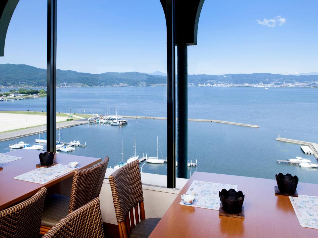 Suwa Lakeside Hotel Екстериор снимка