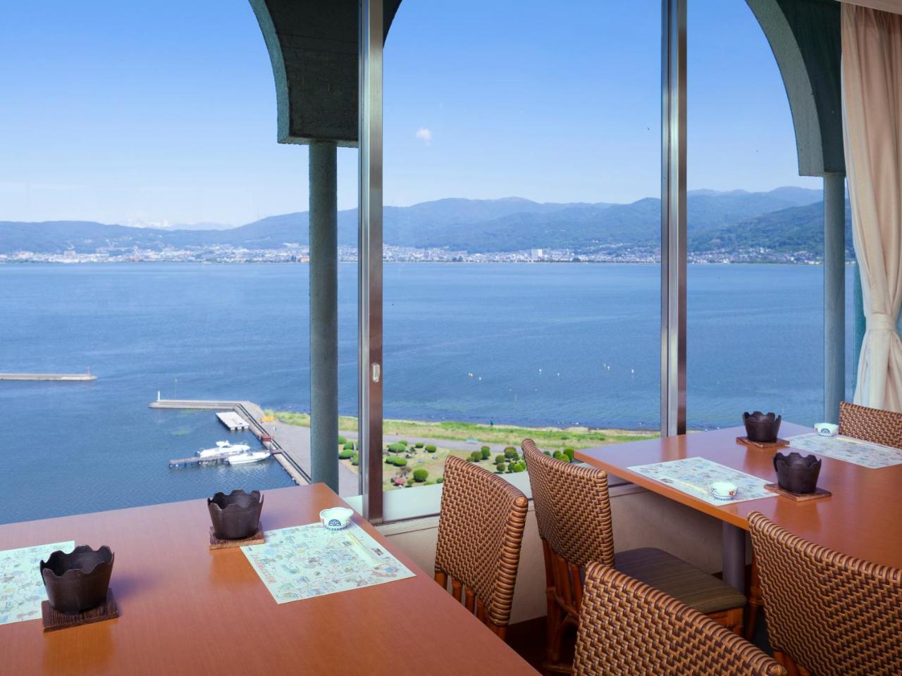 Suwa Lakeside Hotel Екстериор снимка