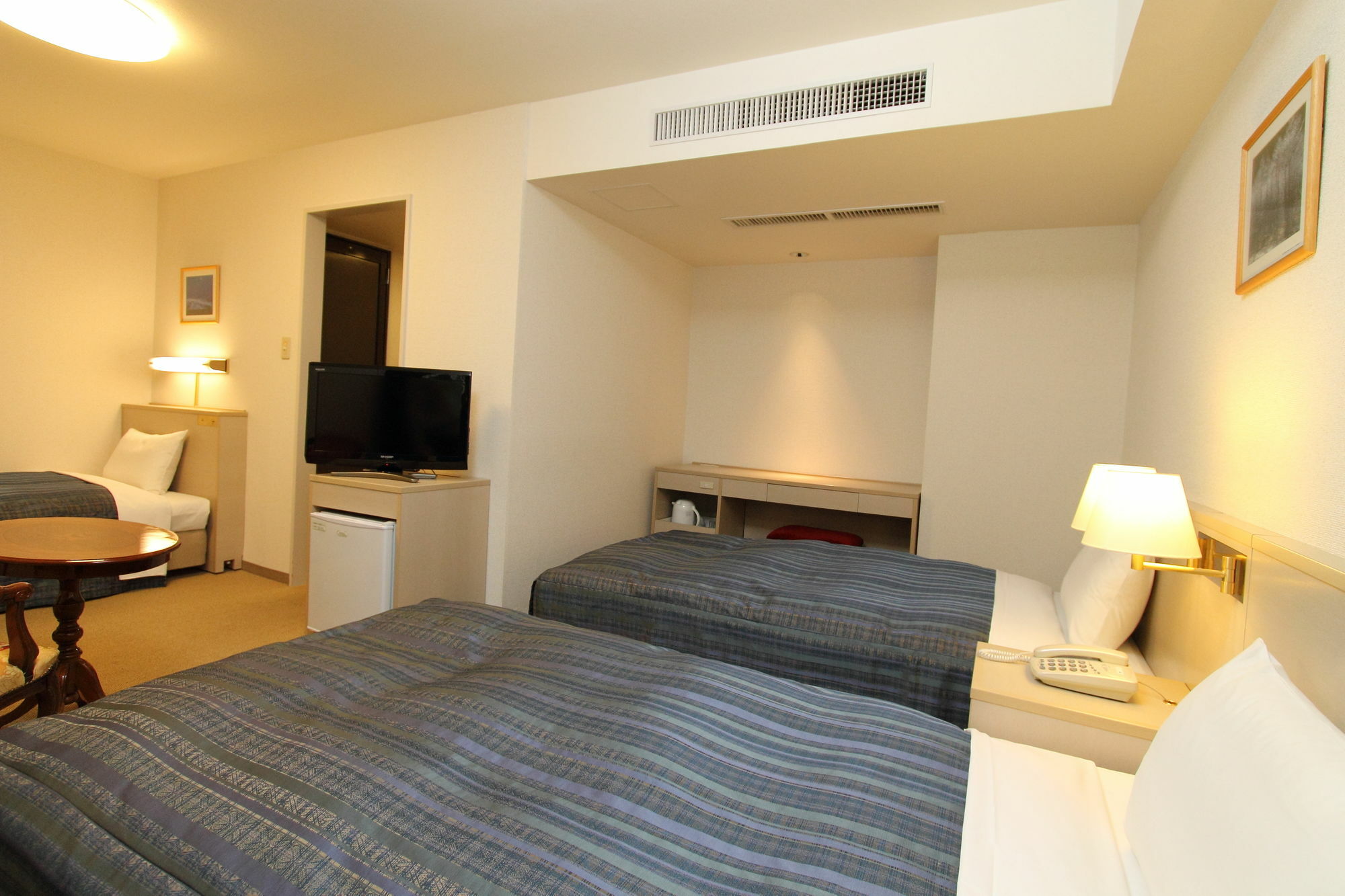 Suwa Lakeside Hotel Екстериор снимка