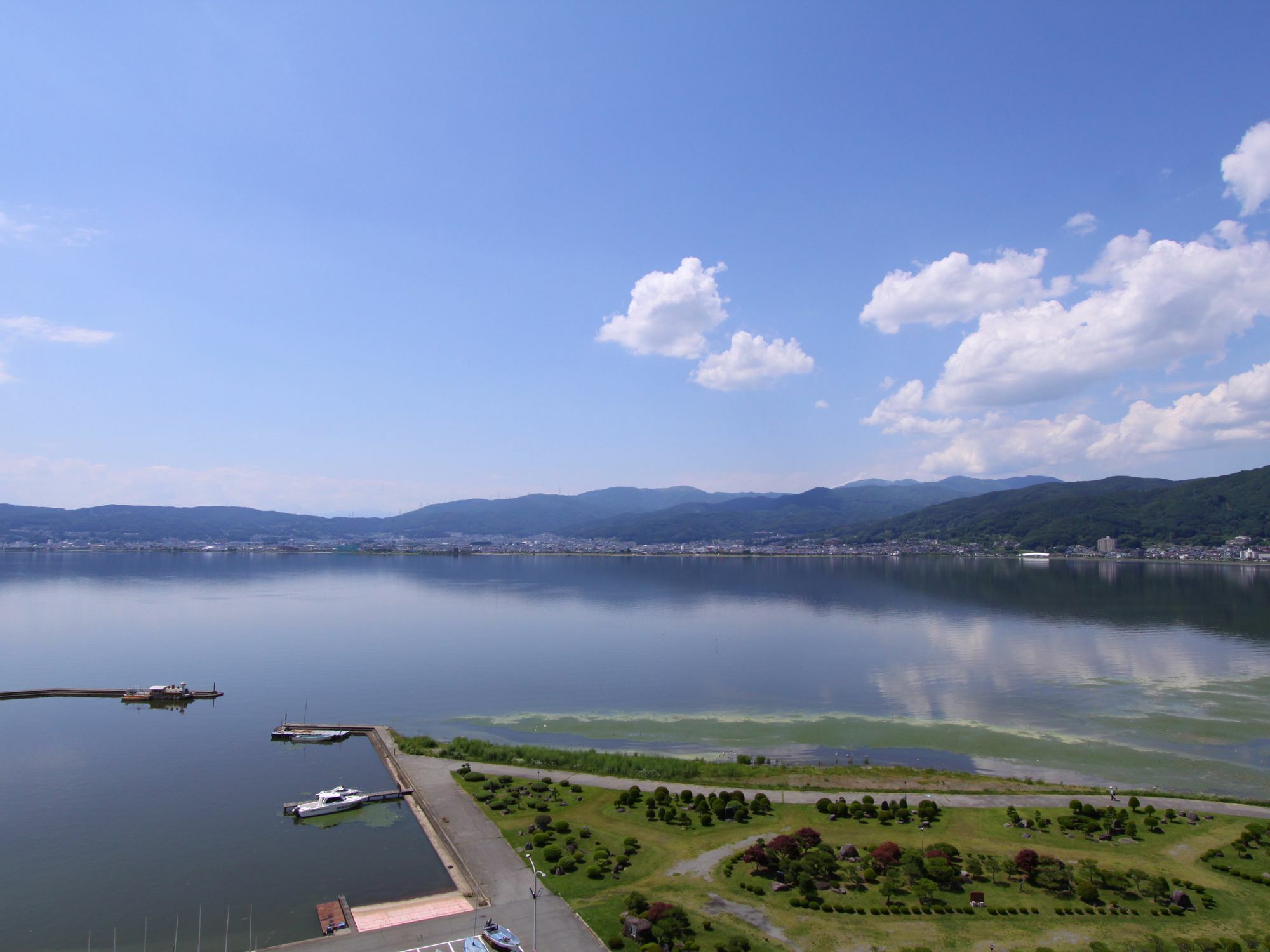 Suwa Lakeside Hotel Екстериор снимка